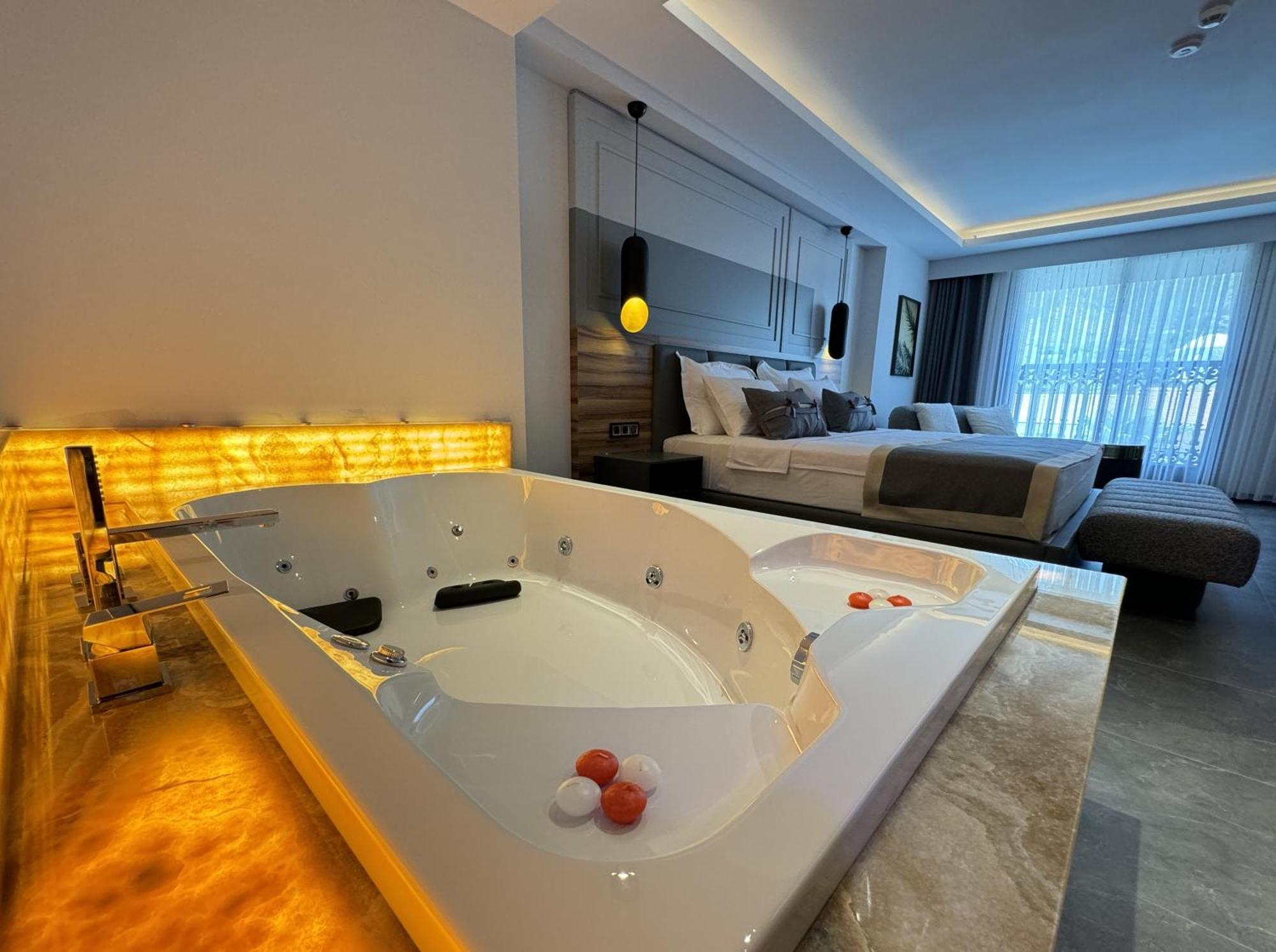 Telmessos City Hotel- Adults Only Fethiye Exteriör bild